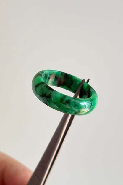 #R0601 Rich Green Jadeite Jade Band Ring Size 8