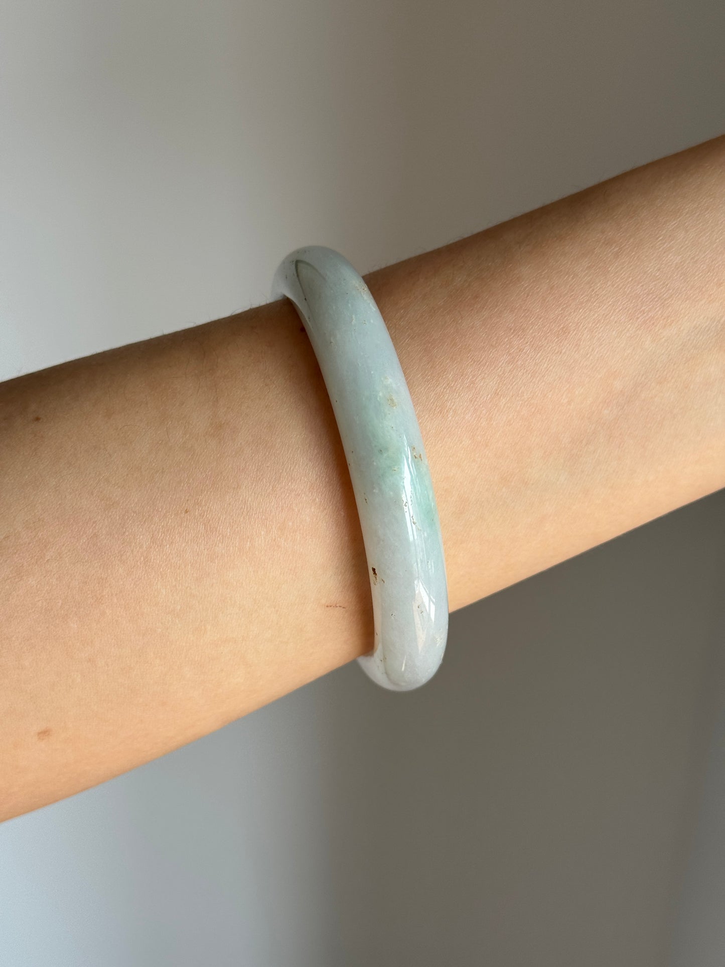 #0416 Icy Light Green Golden Flecks Jade Bangle Size 59.8