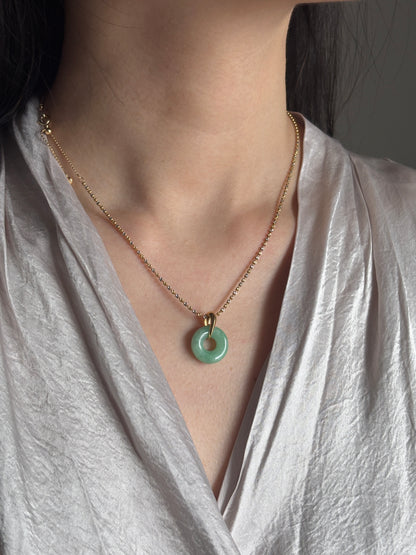 #P0478 "Bi" Vivid Green Jadeite Jade Donut 18K Yellow Gold Pendant