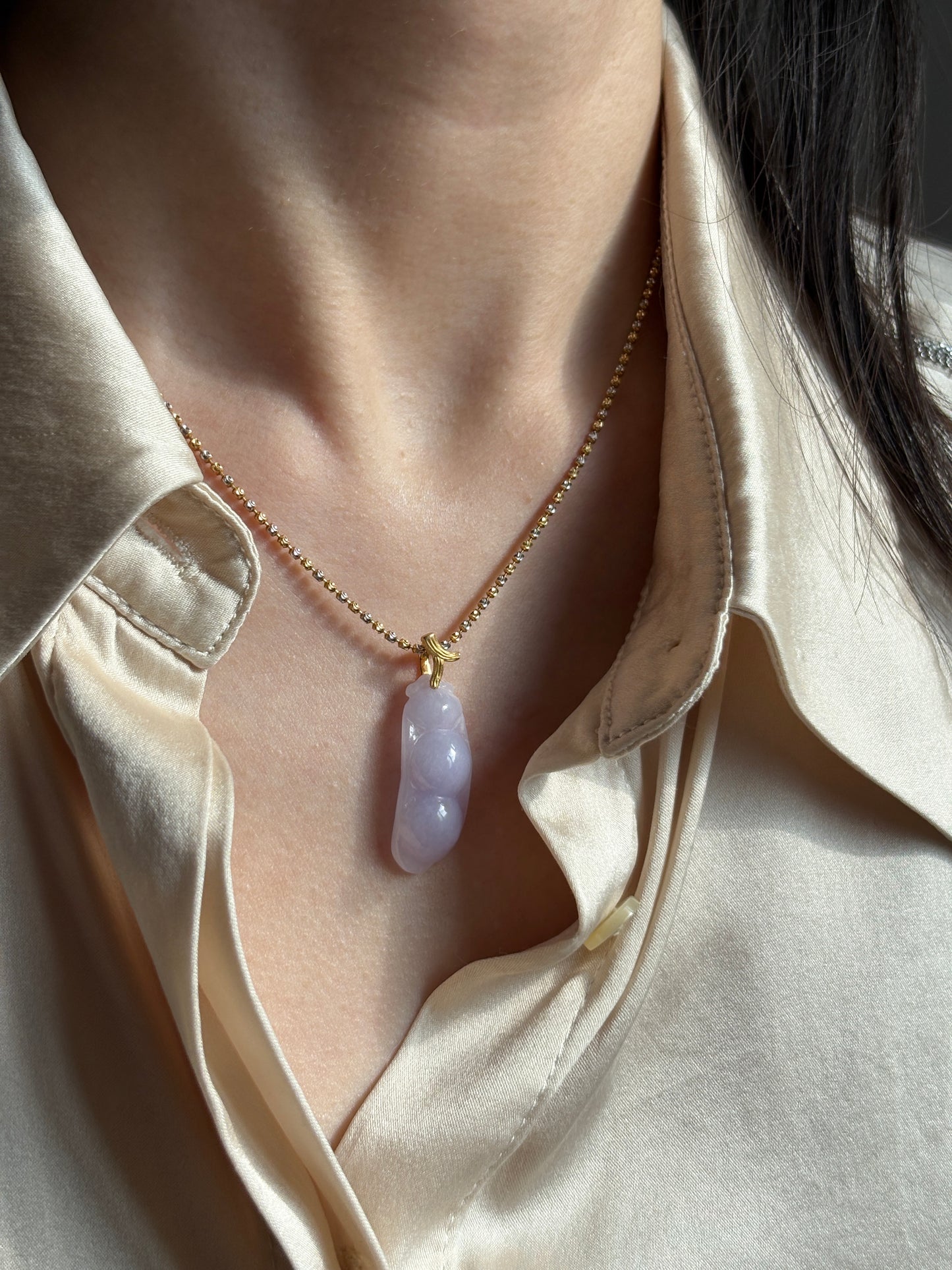 #P0515 "Freeform Fortune Bean" Pink Lavender Jadeite Jade 18K Yellow Gold Pendant