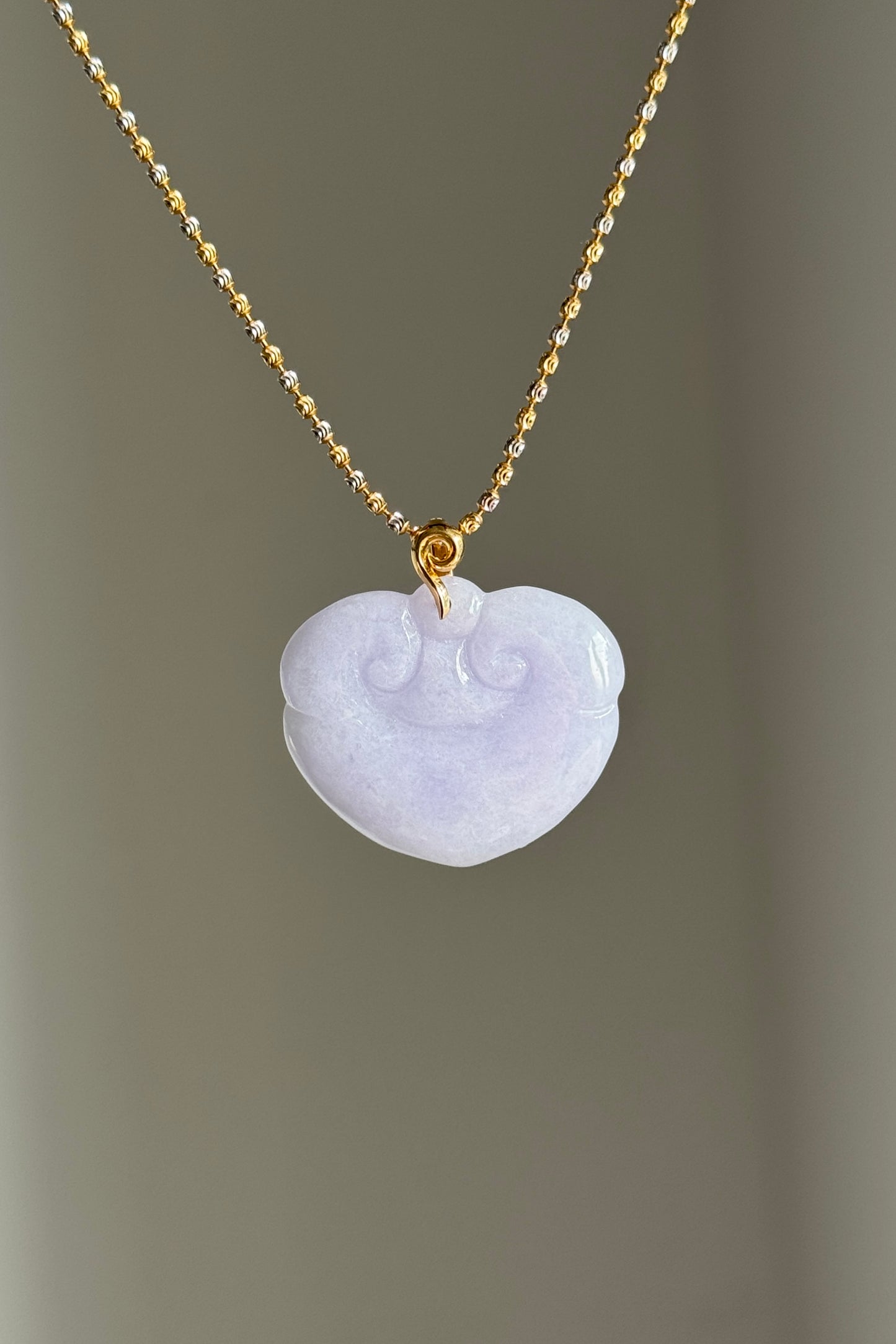 #P0507 "Ruyi / As Your Wish" Pink Lavender Jadeite Jade 18K Yellow Gold Pendant