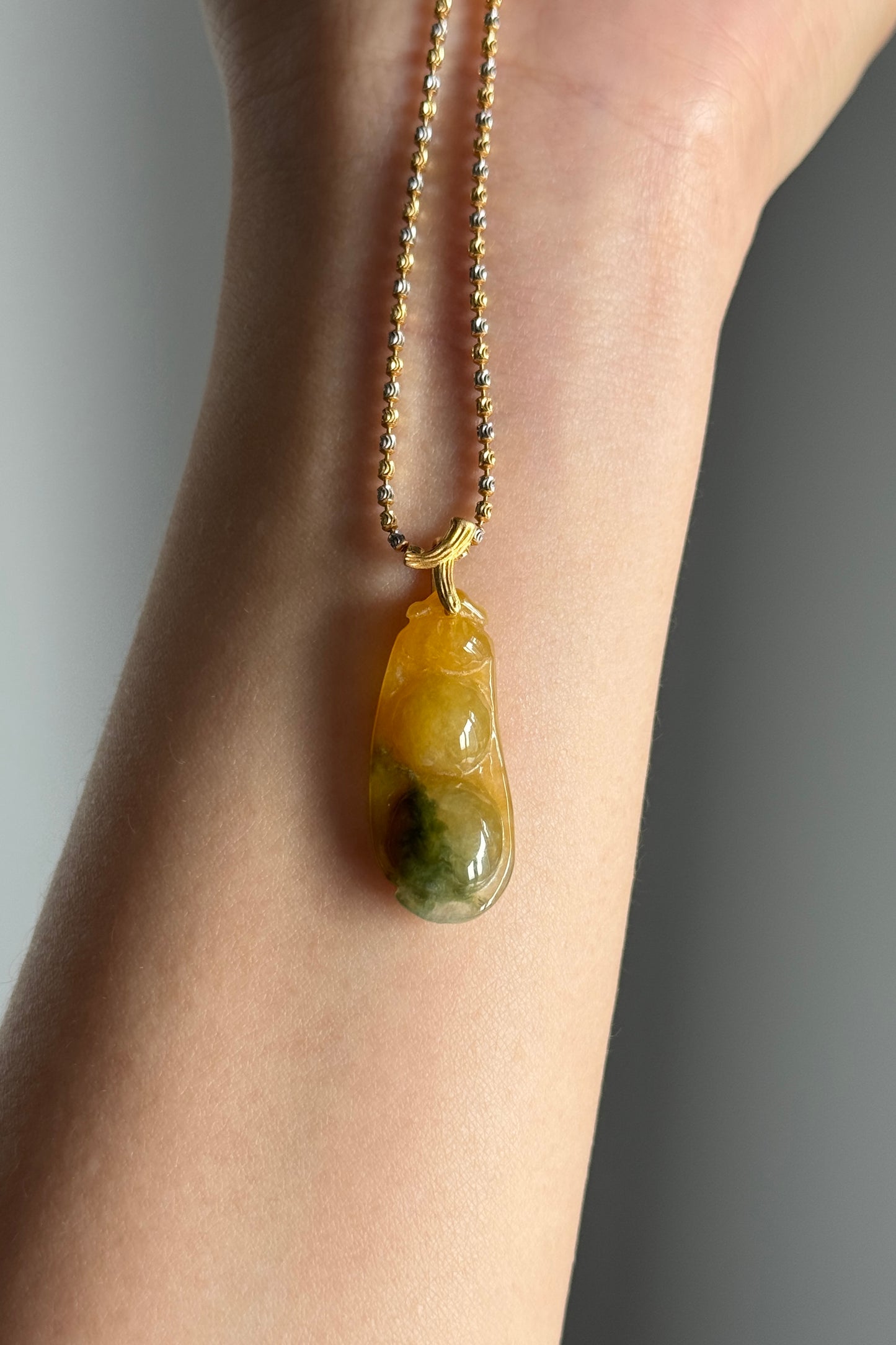 #P0509 "Freeform Fortune Bean" Golden Yellow Green Jadeite Jade 18K Yellow Gold Pendant