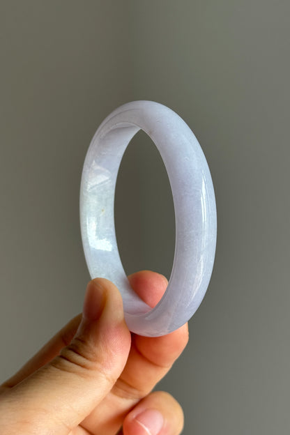 #0461 Icy Vivid Lavender Oval Jade Bangle Size 51