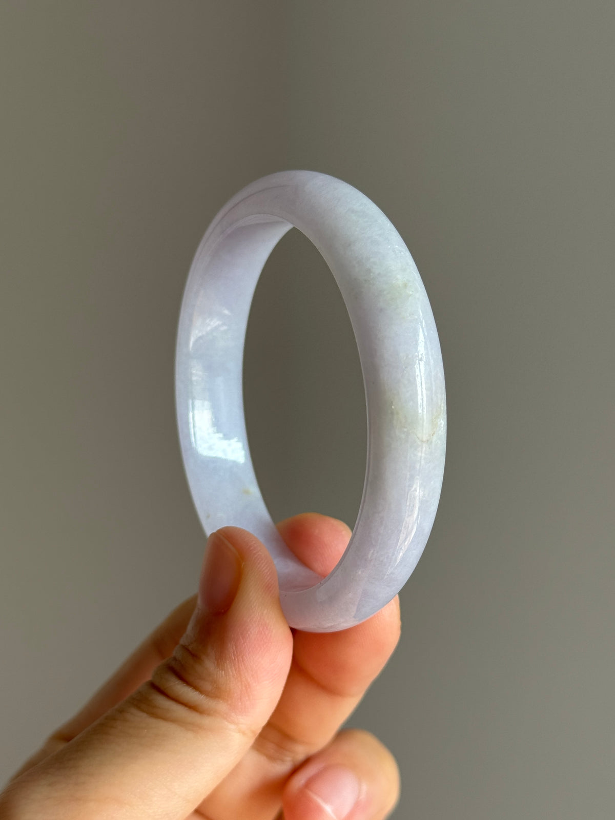 #0461 Icy Vivid Lavender Oval Jade Bangle Size 51