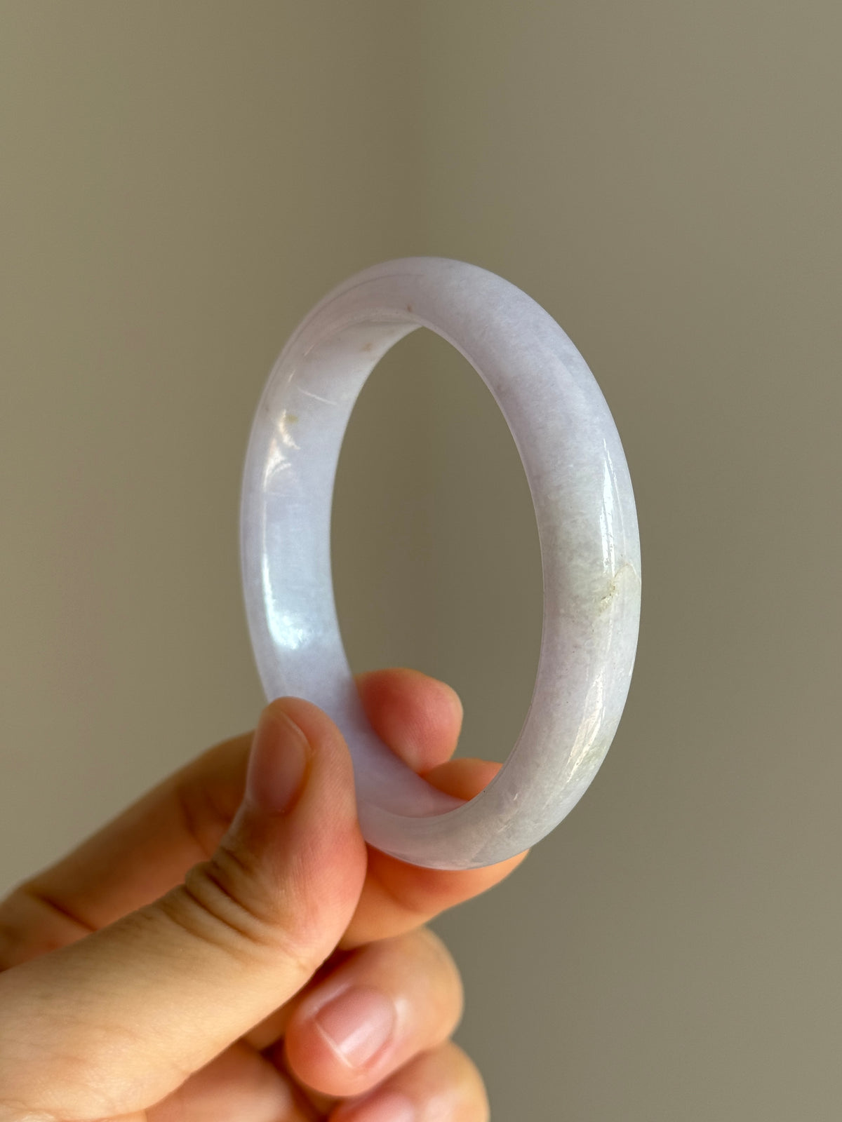 #0461 Icy Vivid Lavender Oval Jade Bangle Size 51