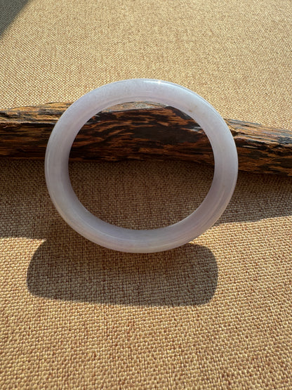 #0461 Icy Vivid Lavender Oval Jade Bangle Size 51