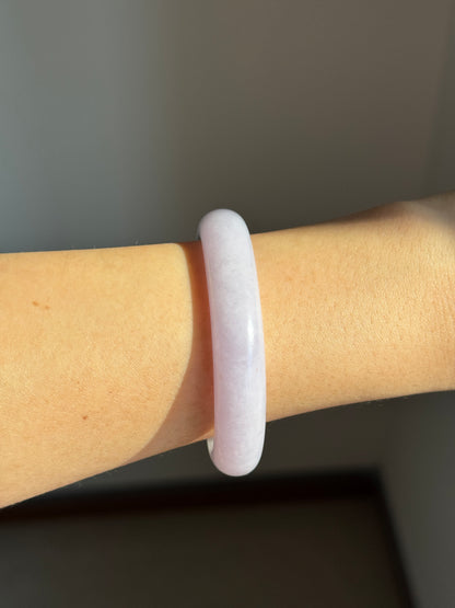 #0461 Icy Vivid Lavender Oval Jade Bangle Size 51