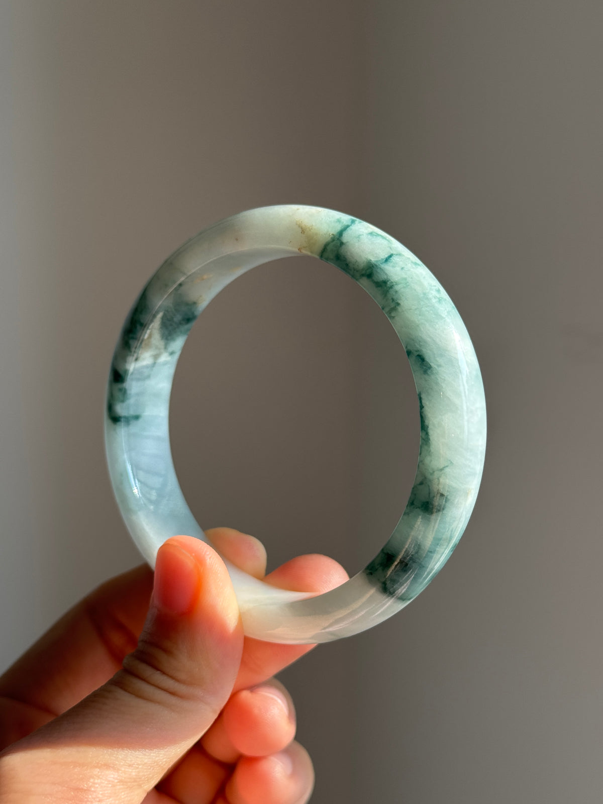 #0462 Icy Bluish Green Flowers Jade Bangle Size 59