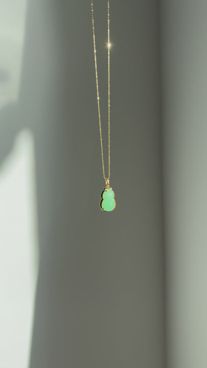 #P0427 "Hulu / Gourd" Icy Vivid Green Jadeite Jade 18K Yellow Gold Pendant