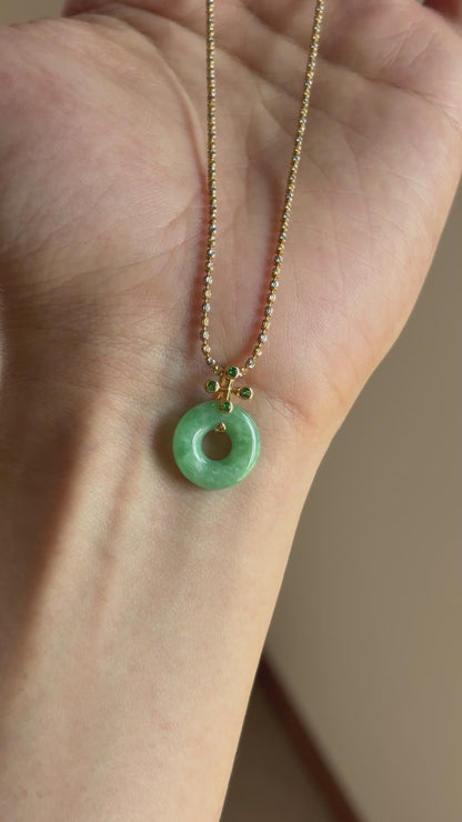 #P0534 "Bi" Vivid Green Jadeite Jade Donut 18K Yellow Gold Pendant