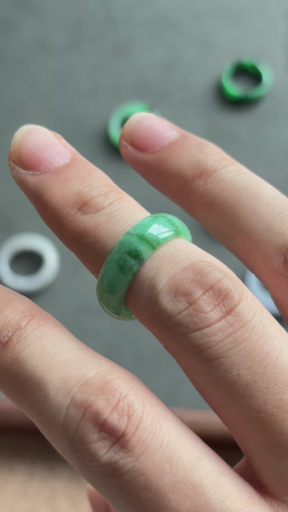 #R0605 Vivid Green Jadeite Jade Band Ring Size 8.25