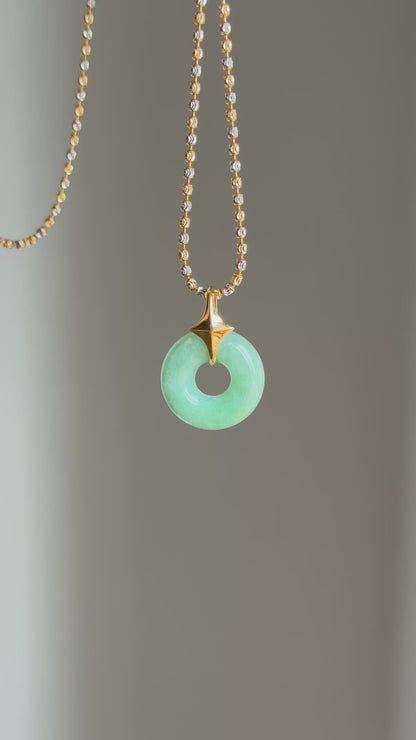 #P0539 "Bi" Vivid Green Jadeite Jade Donut 18K Yellow Gold Pendant