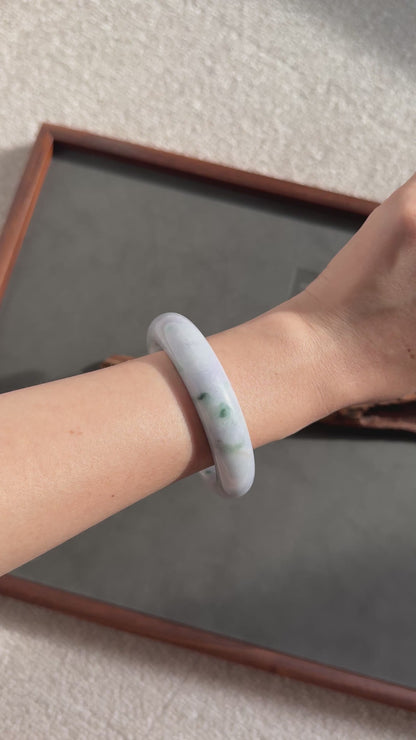 #0332 Spring Lavender Green Jade Bangle Size 57.8