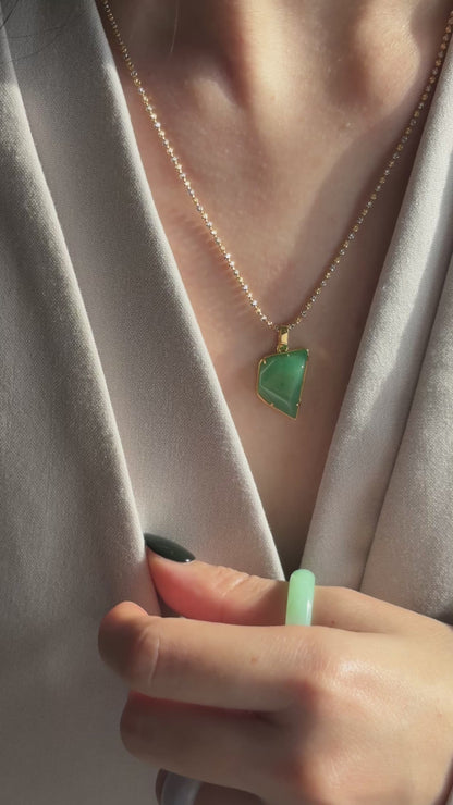 #0474 "Free" Icy Bright Sun Green Jadeite Jade 18K Yellow Gold Pendant